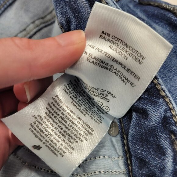 Silver Jean Suki Capri Women's Dark Wash Jeans in a Size 24x23.5 - Picture 6 of 11